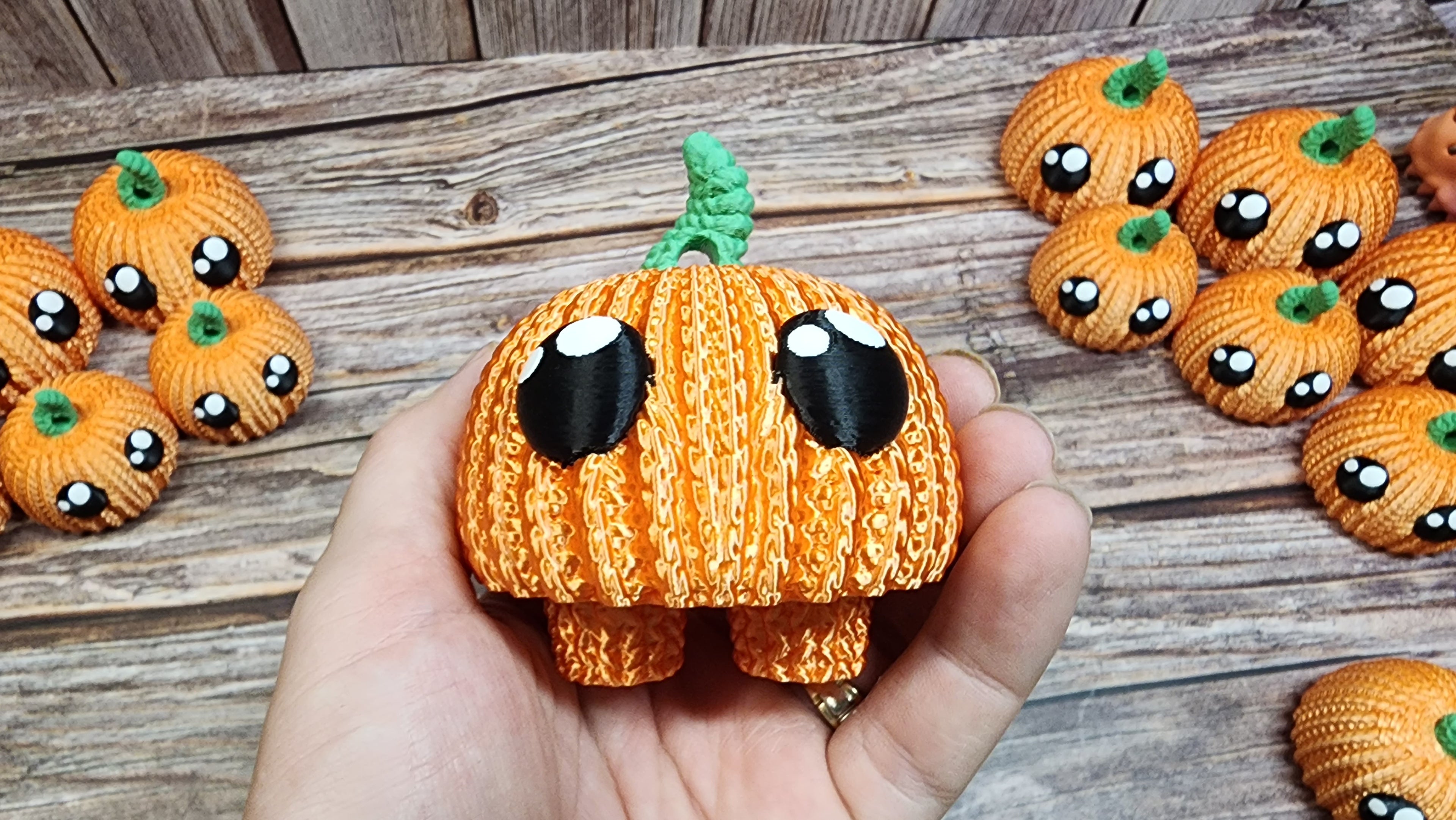 Crochet Pumpkins - Moving Feet - 3D Printed Fidget